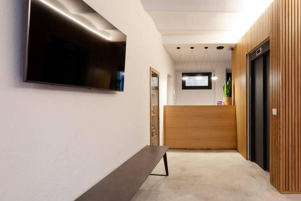 Velo Vern 1 Beautiful New Apartment 2 Bed Ensuite Girona Zewnętrze zdjęcie